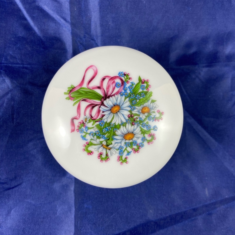 Vintage 1985 Music Trinket Box Heritage House Plays “ Yesterday “ Love Songs - Picture 2 of 12